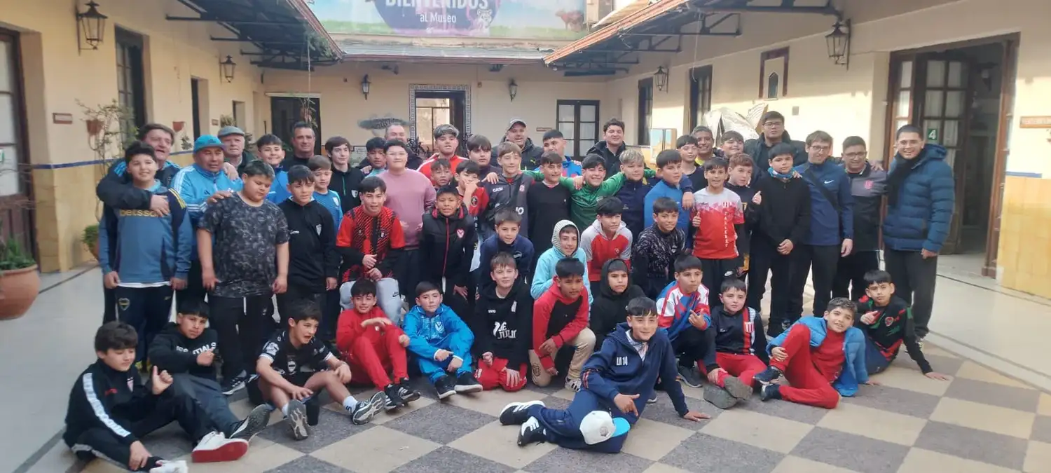 Jóvenes de la Liga Rafaelina vivieron una experiencia educativa y deportiva junto a Alcides Calvo: "Hermosa experiencia: - 3