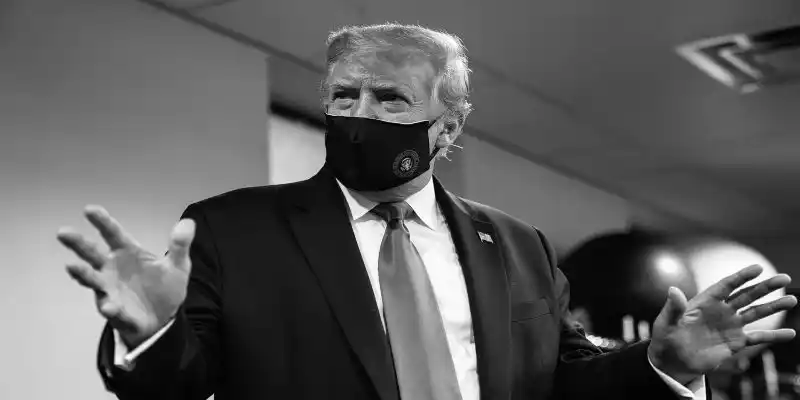 Trump cambia la estrategia: ahora dice que llevar tapabocas es «patriótico»