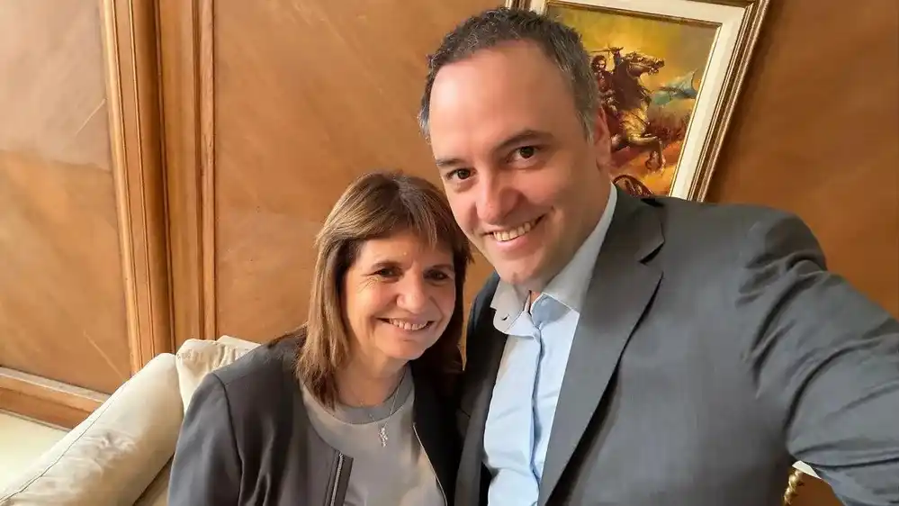 Patricia Bullrich y Manuel Adorni