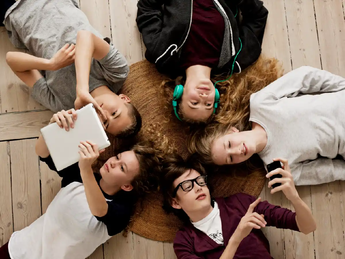 Cómo usan las redes los adolescentes argentinos: su rol como creadores y los prejuicios de los adultos