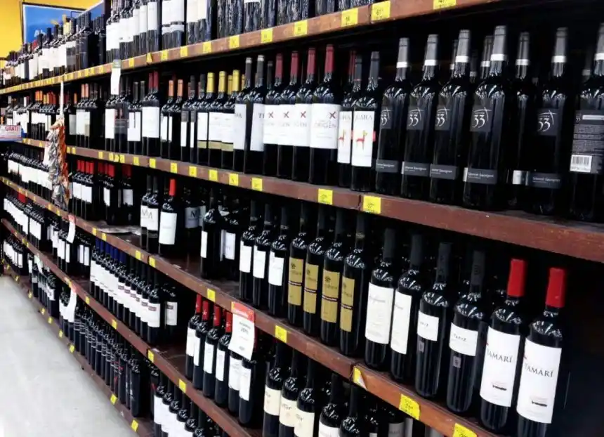 Proponen ampliar el horario de venta de alcohol