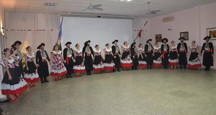Con una peña, Florcita de Cedrón despide el año