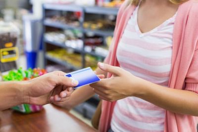 En noviembre, el 47% de las compras en supermercados se financiaron con tarjeta de crédito