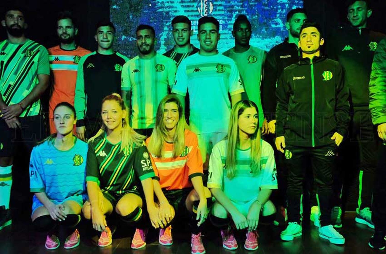 Aldosivi presentó la indumentaria que utilizará en la Superliga