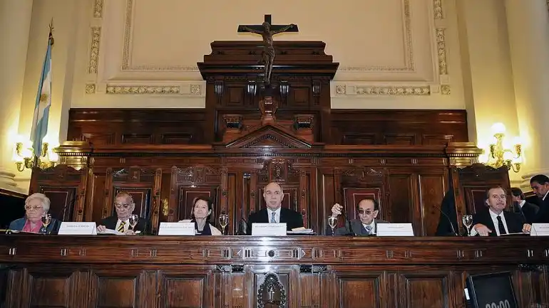 El Estado y Clarín defendieron posturas en la Corte Suprema
