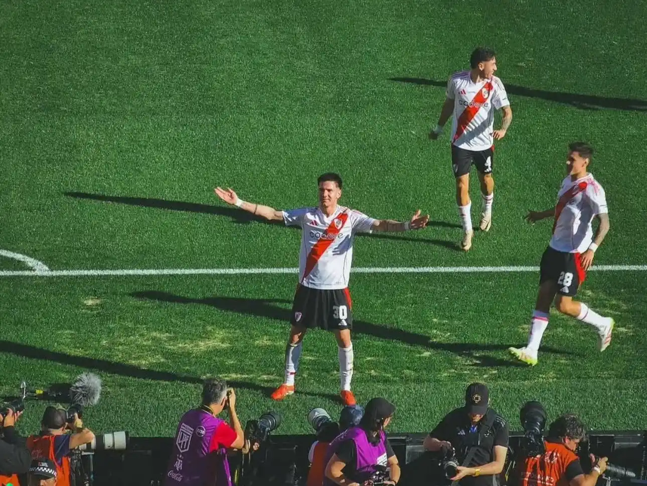 El futbolista de 17 años está teniendo un nivel sobresaliente en el equipo de Marcelo Gallardo.