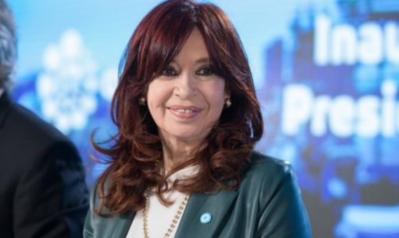 Cristina Kirchner acusó a Milei de utilizar las reservas del Banco Central para frenar el dólar