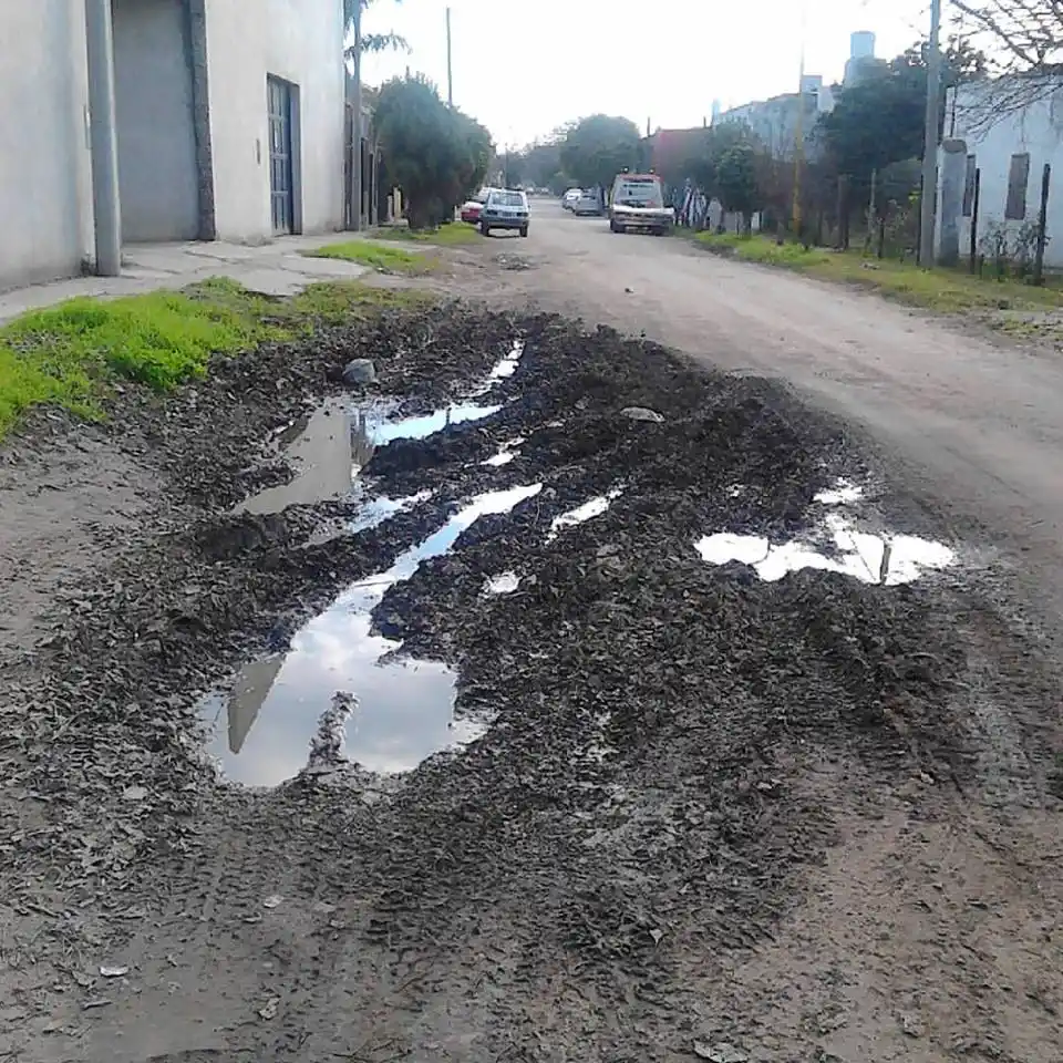 #PeriodistaPorElDía: Reclamo por la calle en Paraná y Concordia 