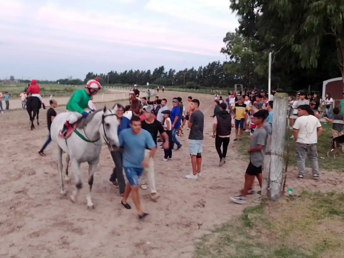 Turf: Radiante Boy y Noah Tom, los ganadores de la Copa Criadores