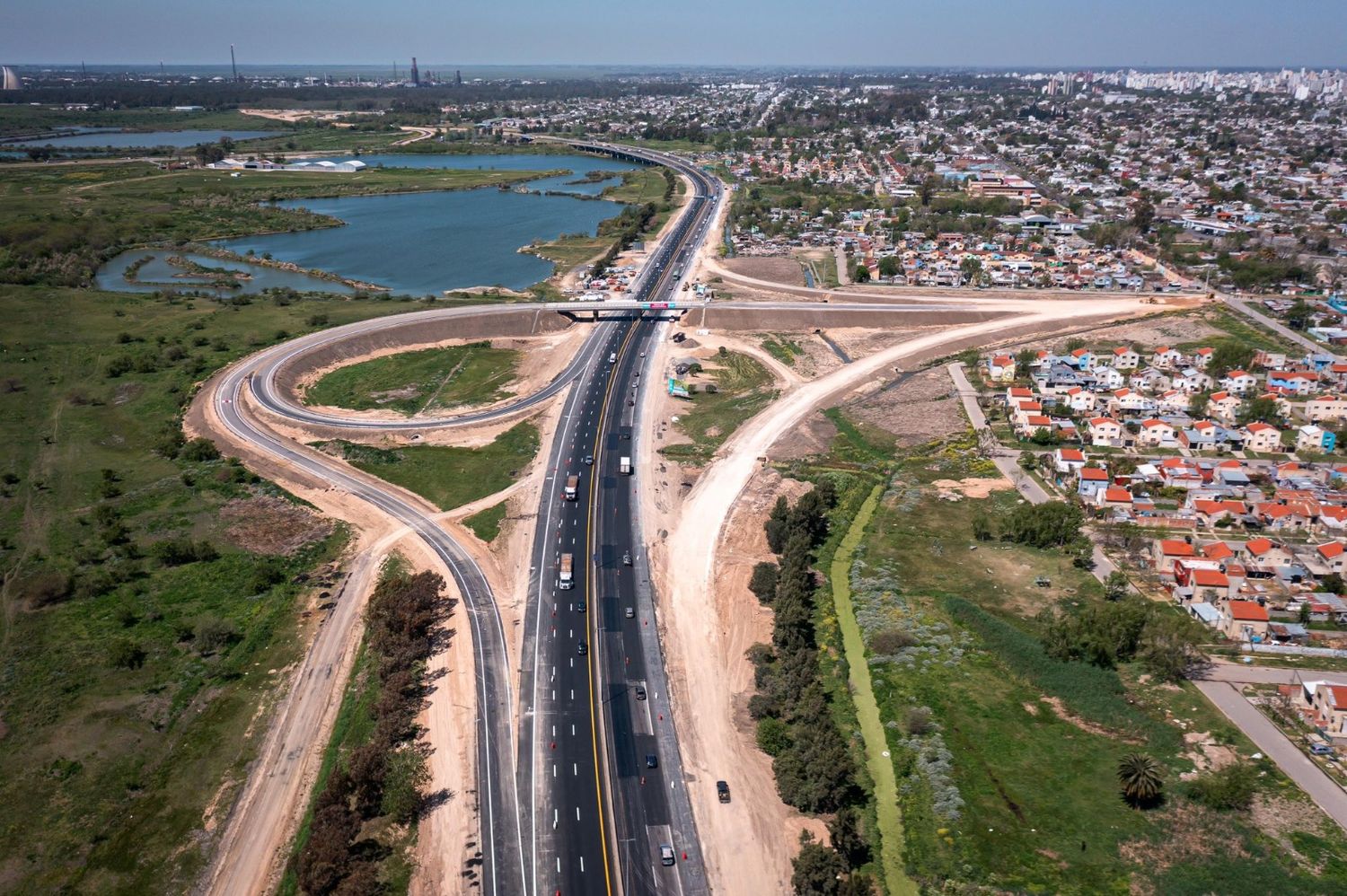 Se licitó el último tramo de la obra de la Autopista Buenos Aires - La Plata.