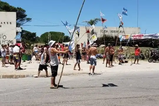 Liberaron a guardavidas detenidos tras amenaza de paro