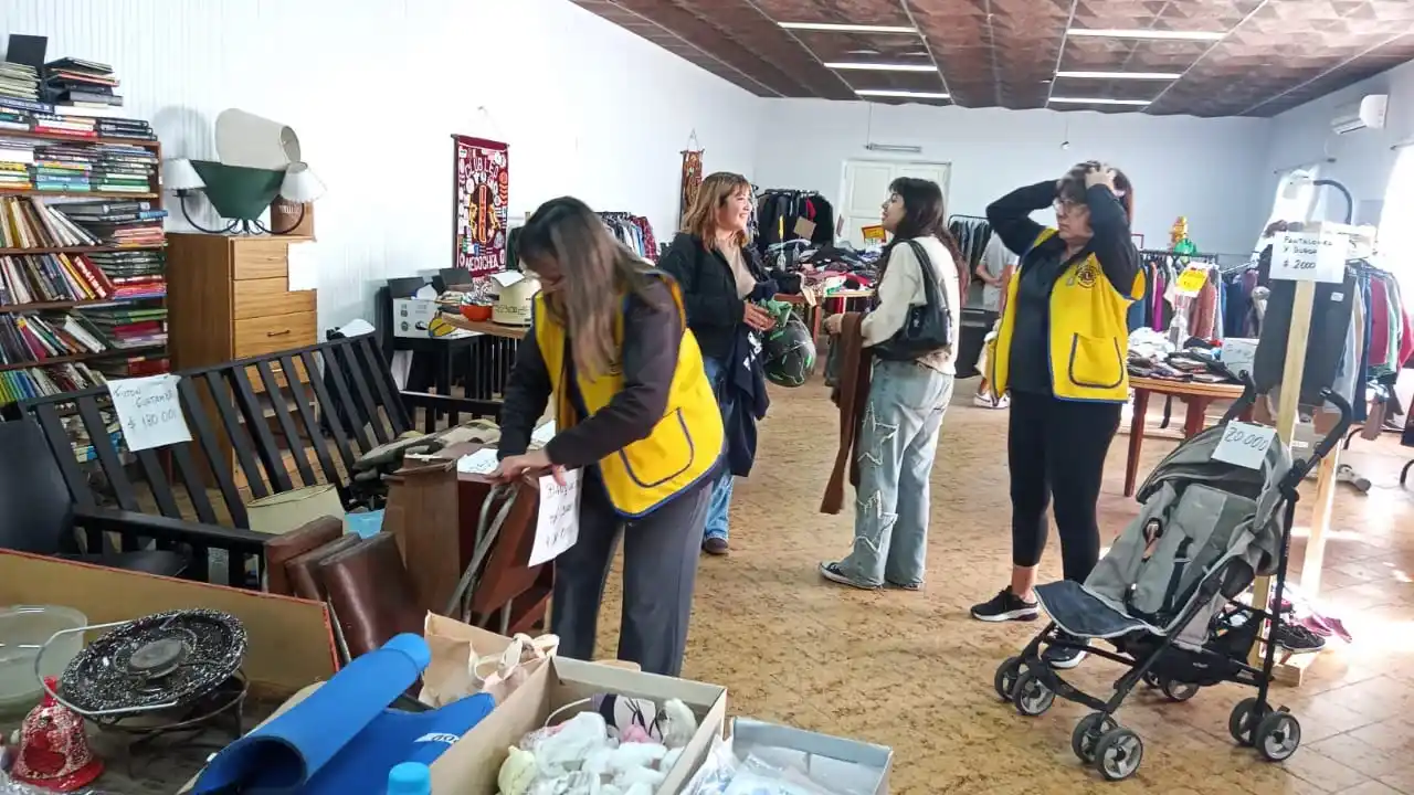Feria solidaria de ropas