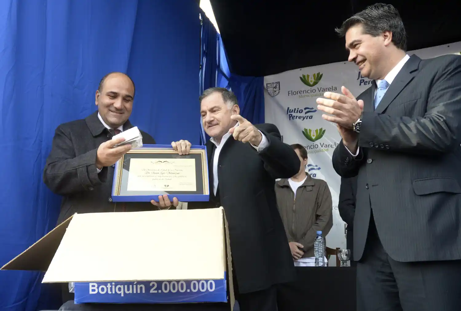 Florencio Varela: Capitanich y Manzur entregaron el botiquín número dos millones de Remediar 