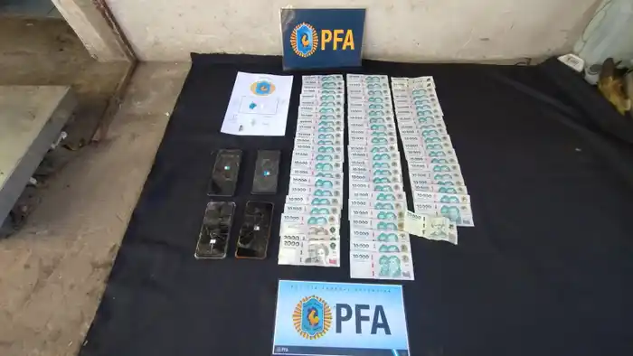 Multioperativo en el barrio Zazpe: los 23 allanamientos terminaron con resultados favorables - 4