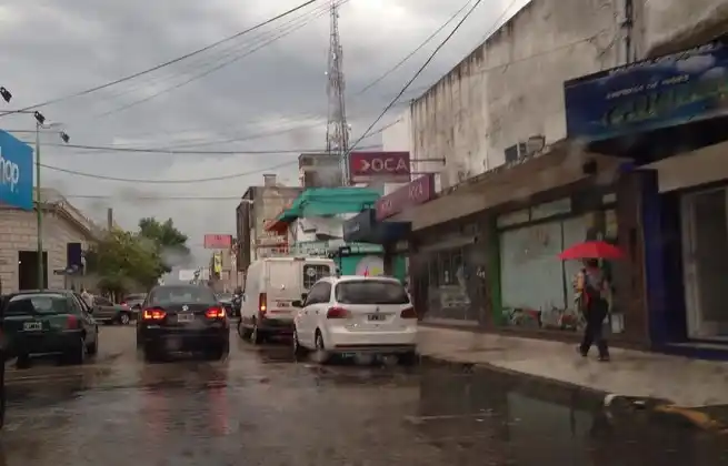 Llueve y y se viene la tormenta en Gualeguaychú