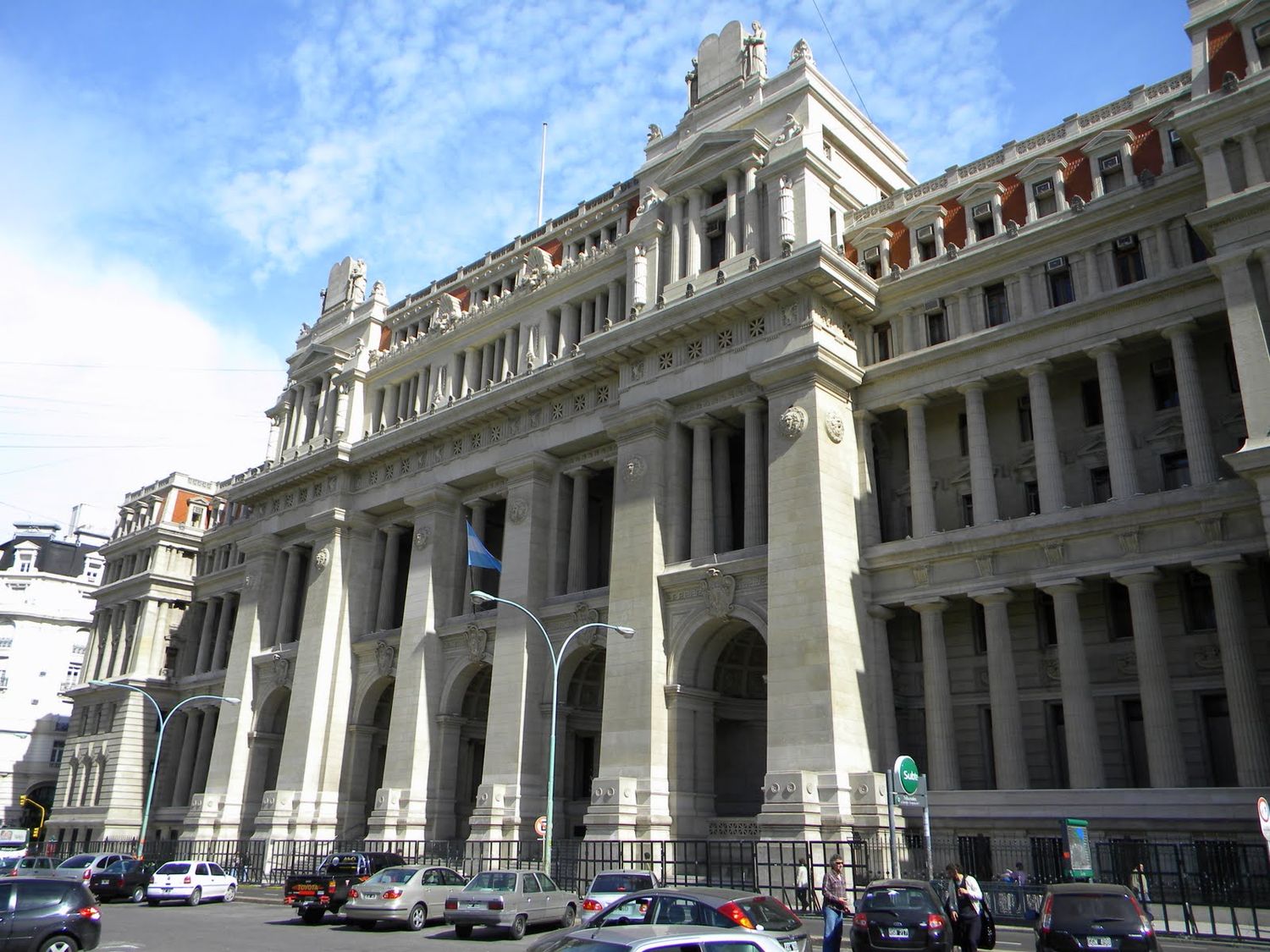 Elecciones: Un superdomingo electoral, como escala más importante antes del juego grande
