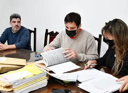 Tres ofertas para el techado del anfiteatro y CAP B. Norte
