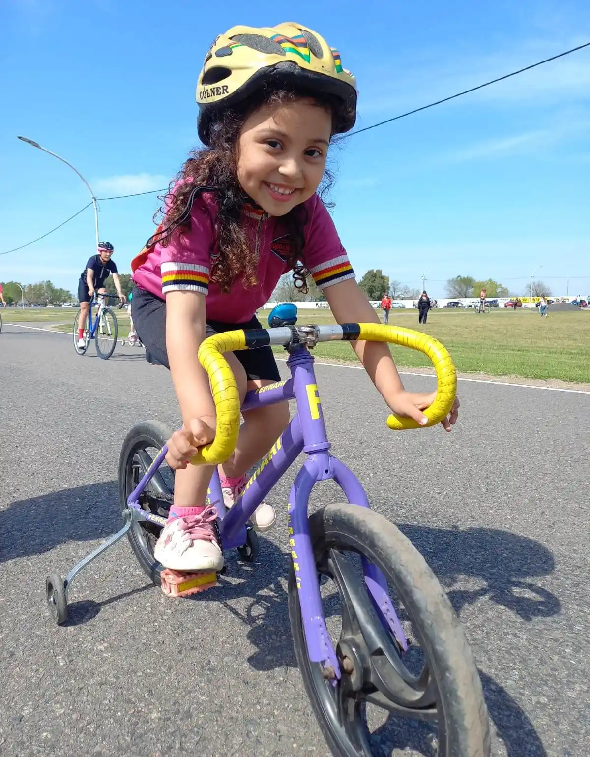 A todo pedal en Azul