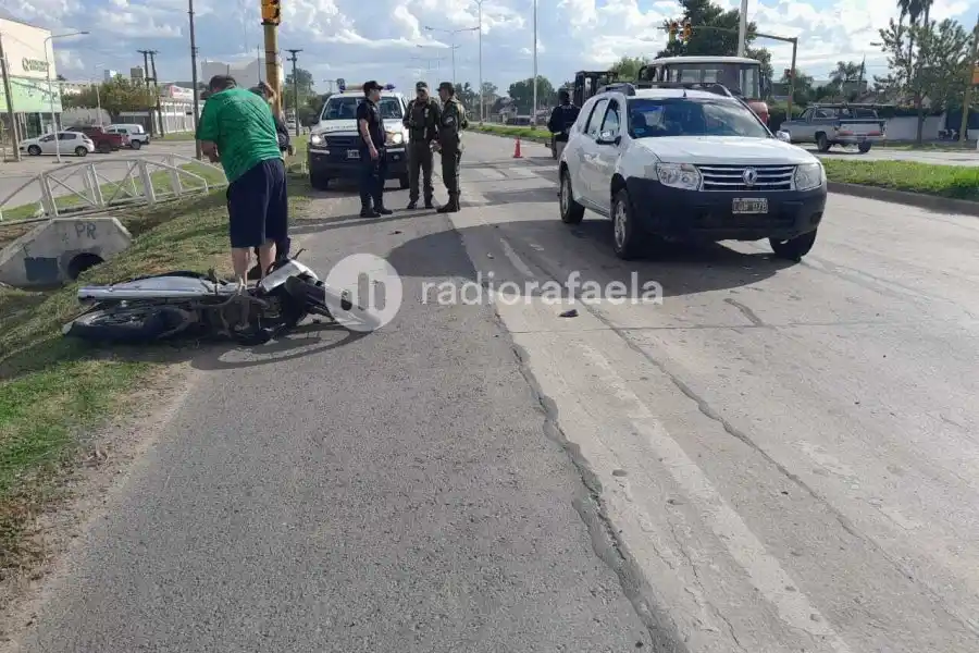 Accidente en el tramo urbano de la ruta nacional 34 en Rafaela: una mujer de 75 años terminó siendo atendida por el 107