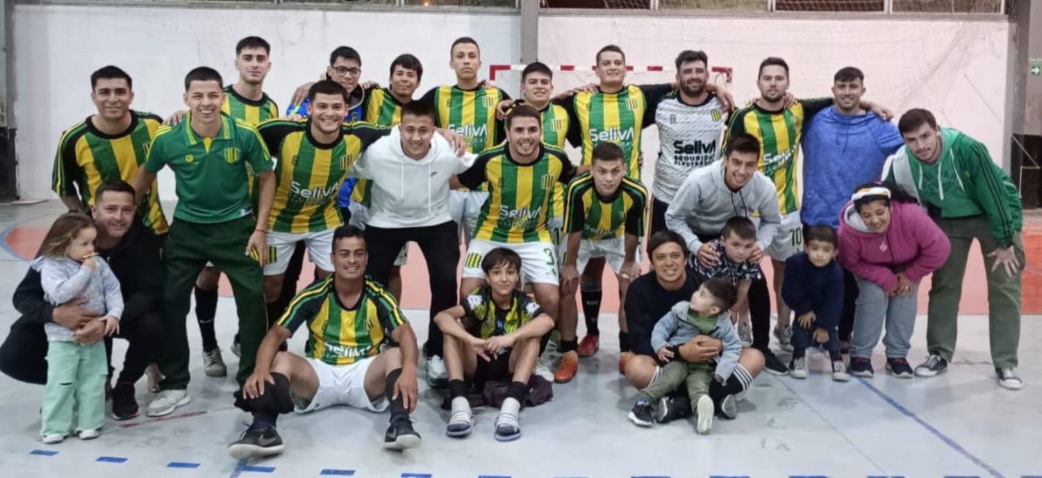 Sarmiento corta la hegemonía de finales entre Defensores del Sur y Deportivo Gualeguaychú.