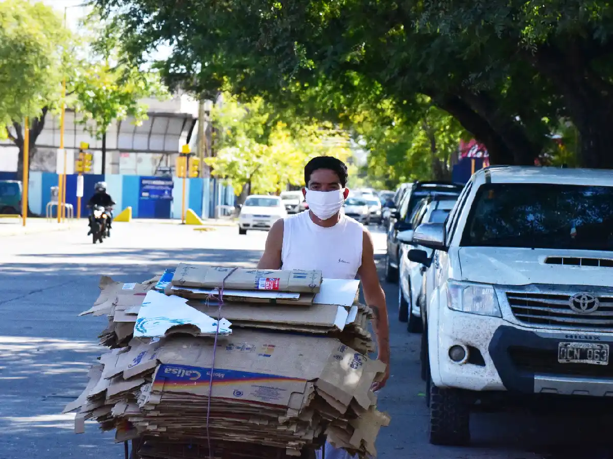"La segunda fase va a empezar después del 26 de abril y es comenzar a abrir la actividad"