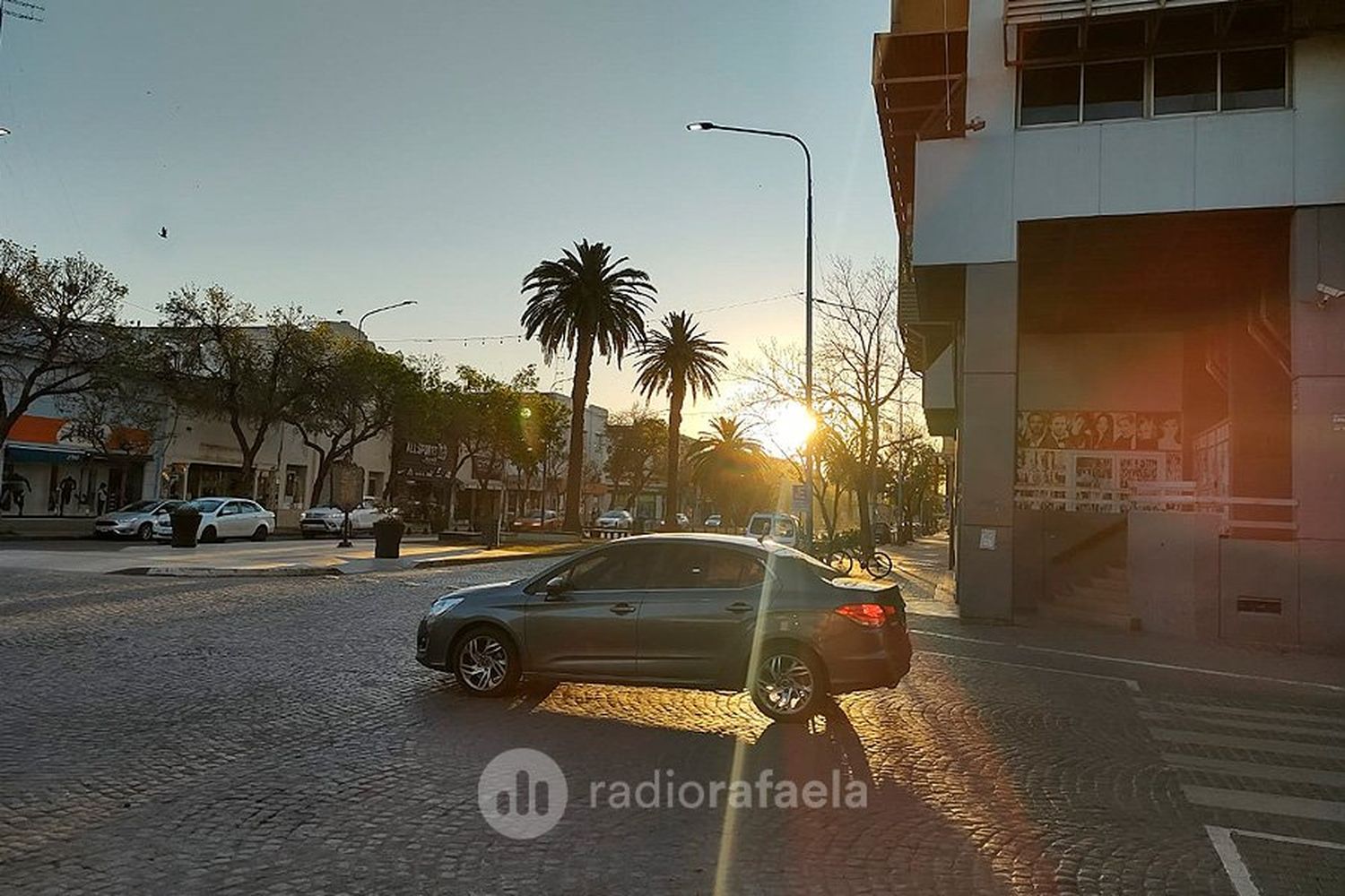 Viernes con una mañana fresca y cielo con nubosidad durante toda la jornada