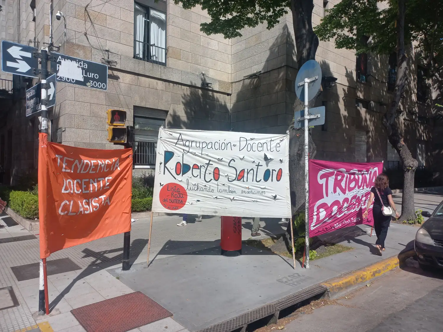El sector se manifestó este miércoles en las puertas del Municipio y también sumó críticas a IOMA.