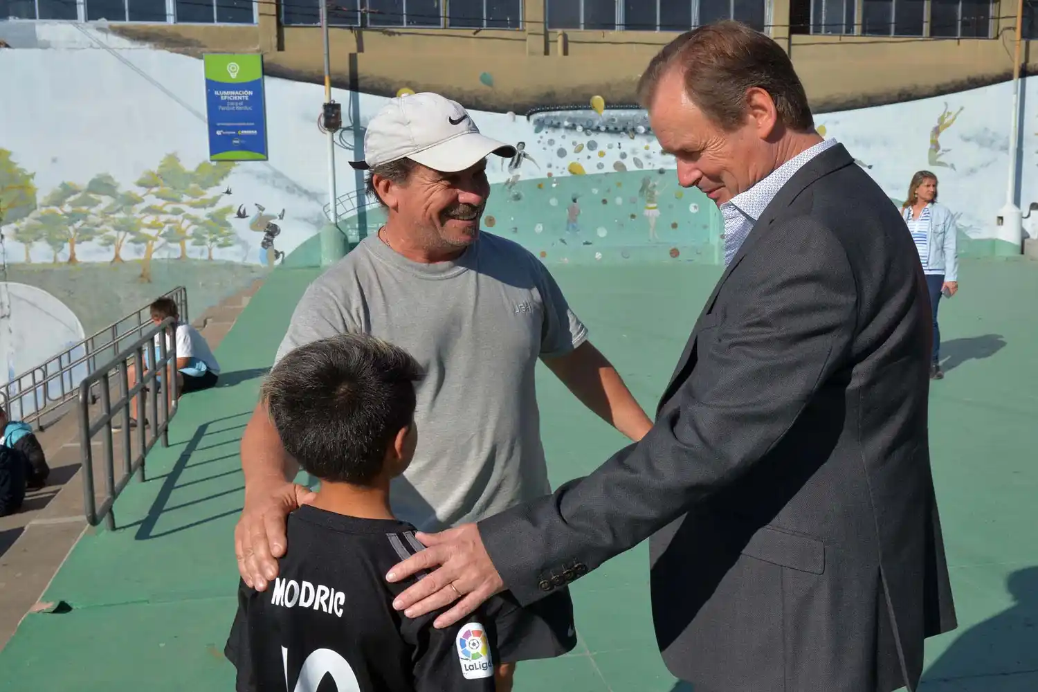 Bordet adelantó que planea realizar una pista de atletismo olímpica en Paraná