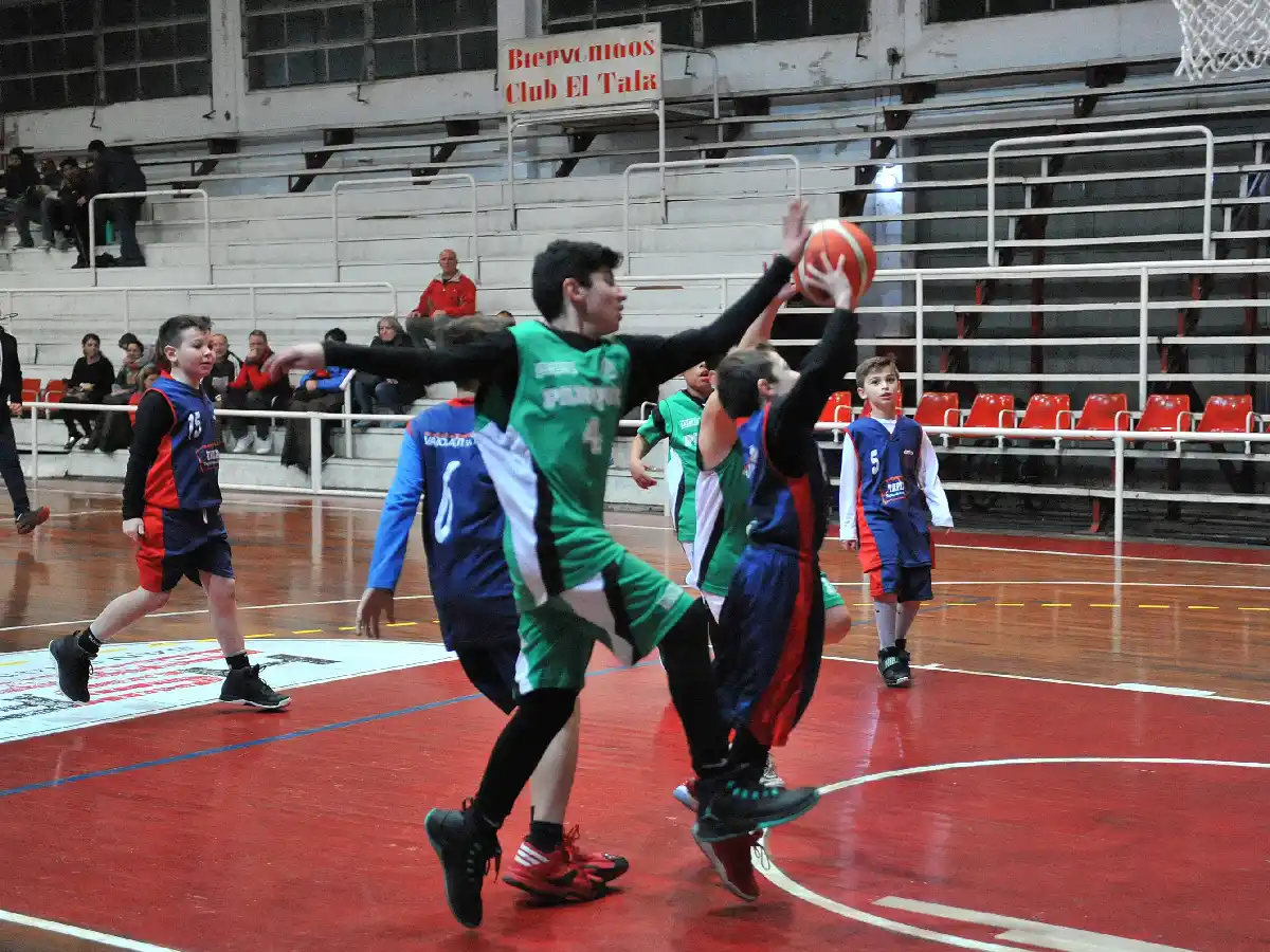 Los pequeños empezaron a  jugar con sus “nuevos amigos”