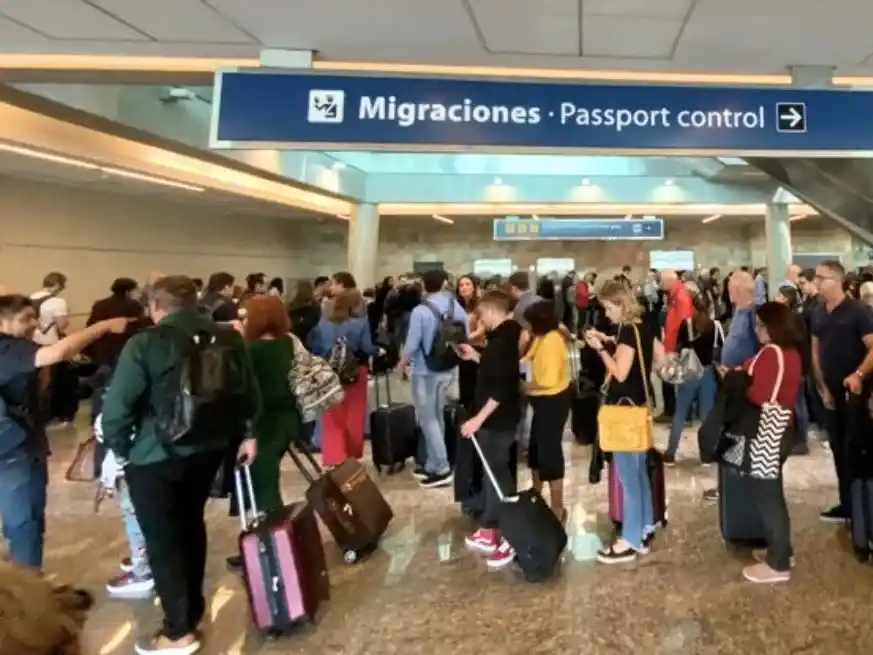 La cantidad de argentinos que viajaron al exterior subió 15,3% en noviembre con destinos como Brasil, Uruguay, Chile, Miami y el Caribe.