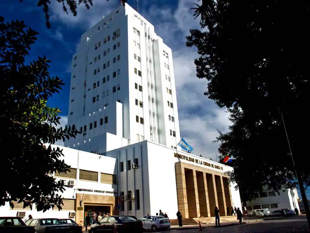 Un integrante de la GSI fue baleado en la Municipalidad