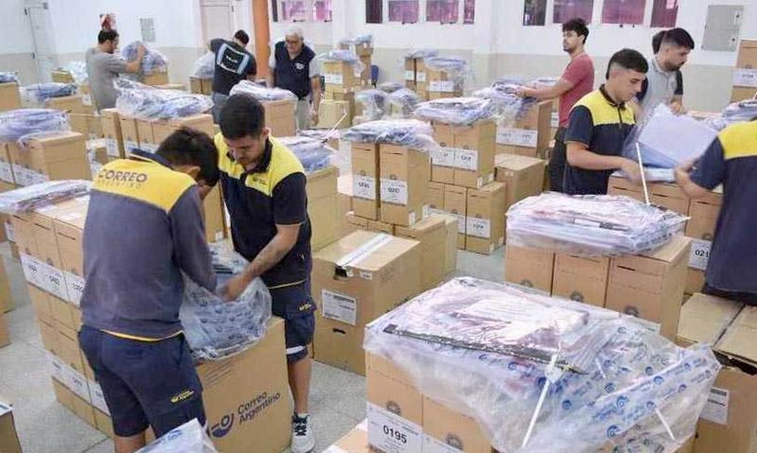 Comienza la distribución de
urnas al interior provincial