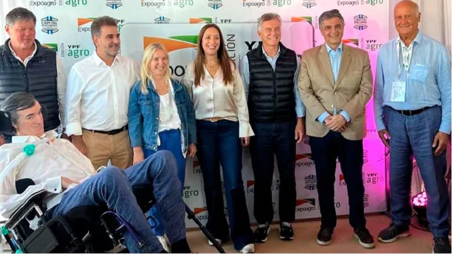 Mauricio Macri en la feria de ExpoAgro junto a Jorge Macri, jefe de Gobierno porteño, Cristian Ritondo y María Eugenia Vidal, diputados nacionales, Alex Campbell, legislador porteño, y Esteban Bullrich, ex senador nacional