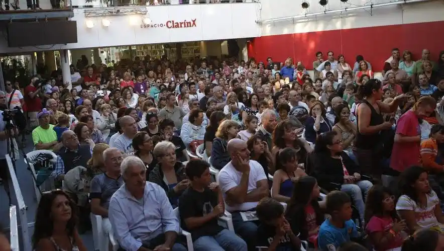 Bandas juveniles y el recuerdo de Los Beatles en Espacio Clarín