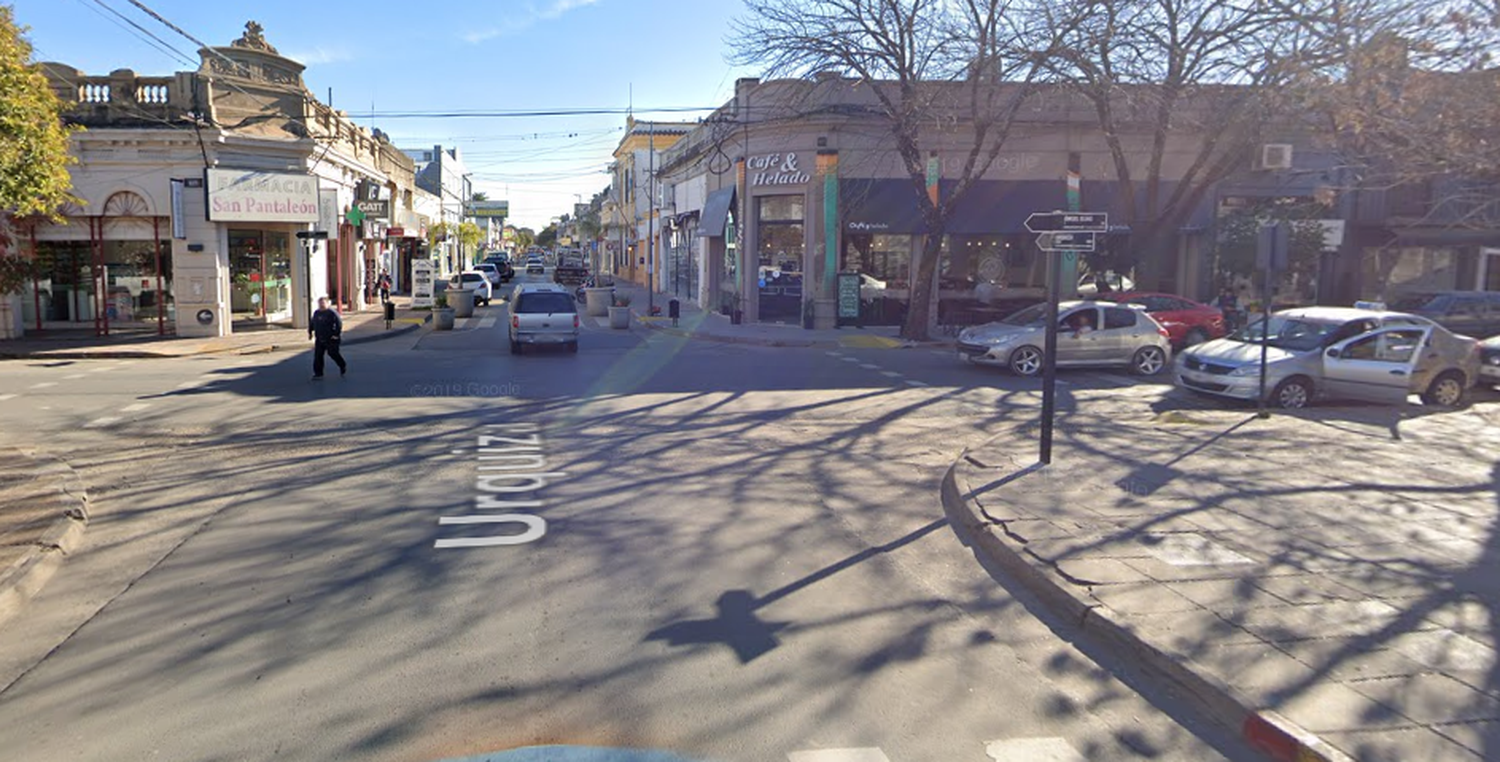 Un joven de 19 años transitaba por pleno centro de Gualeguaychú con un auto robado