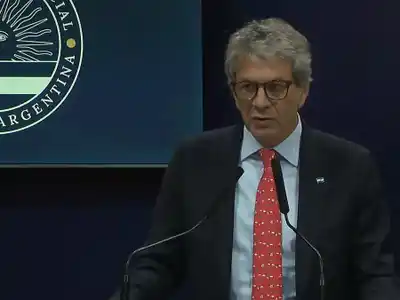 Pazo defendió la política tributaria en una tensa reunión de la Comisión de Presupuesto