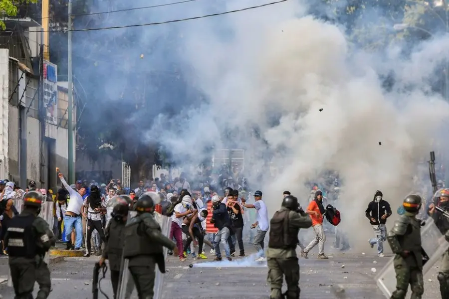 Cacerolazos y protestas en las calles de Venezuela tras las elecciones que proclaman a Maduro