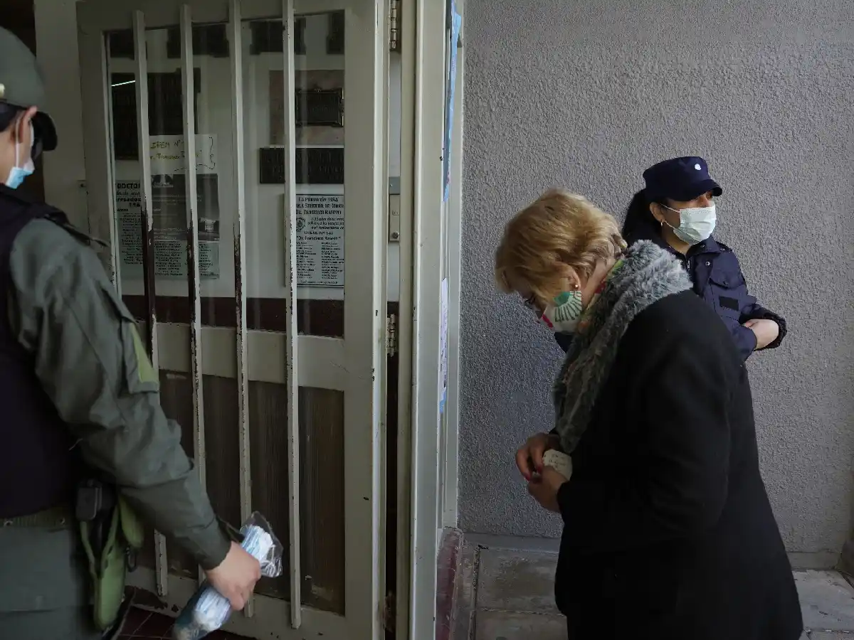 El gobierno anunció cambios en el protocolo sanitario para las elecciones del 14 de noviembre