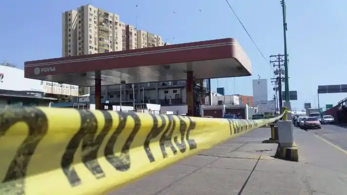 LLUVIA DE GASOLINA: en Anzoátegui denuncian derrame en Naricual. “Roban y dejan válvulas abiertas” (+ video)