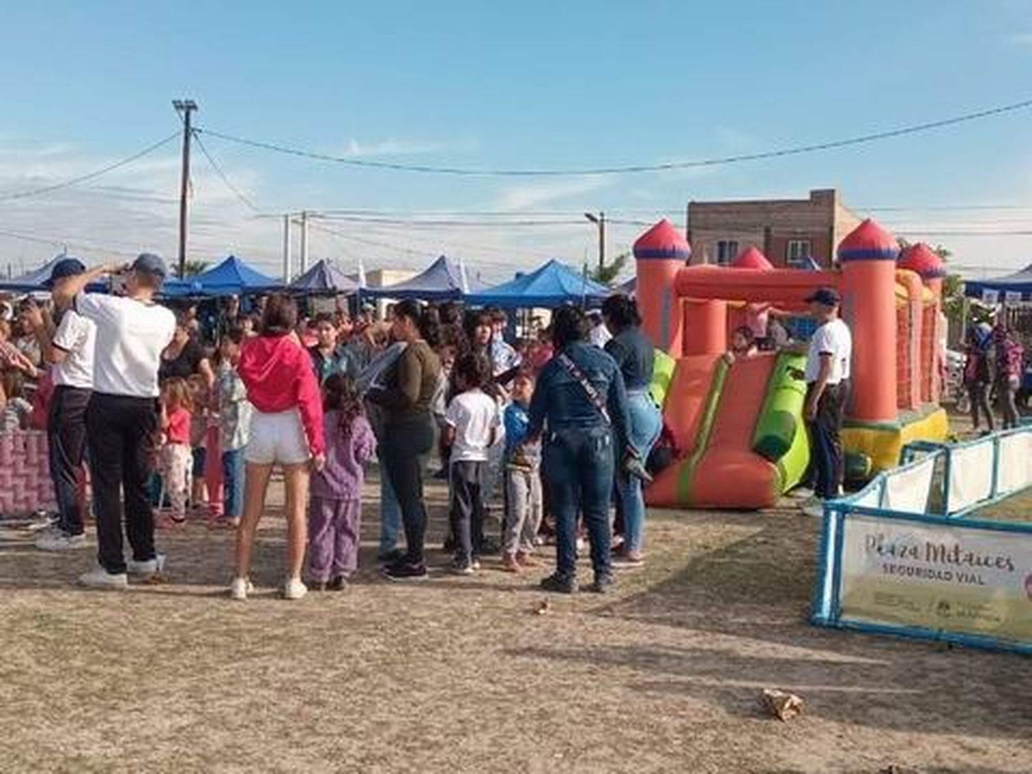 El programa de acción comunitaria arribó
con todos sus servicios al barrio 28 de Junio