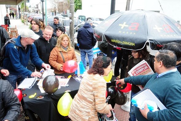 El massismo insiste: Juntan firmas contra la reforma del Código Penal en Pacheco
