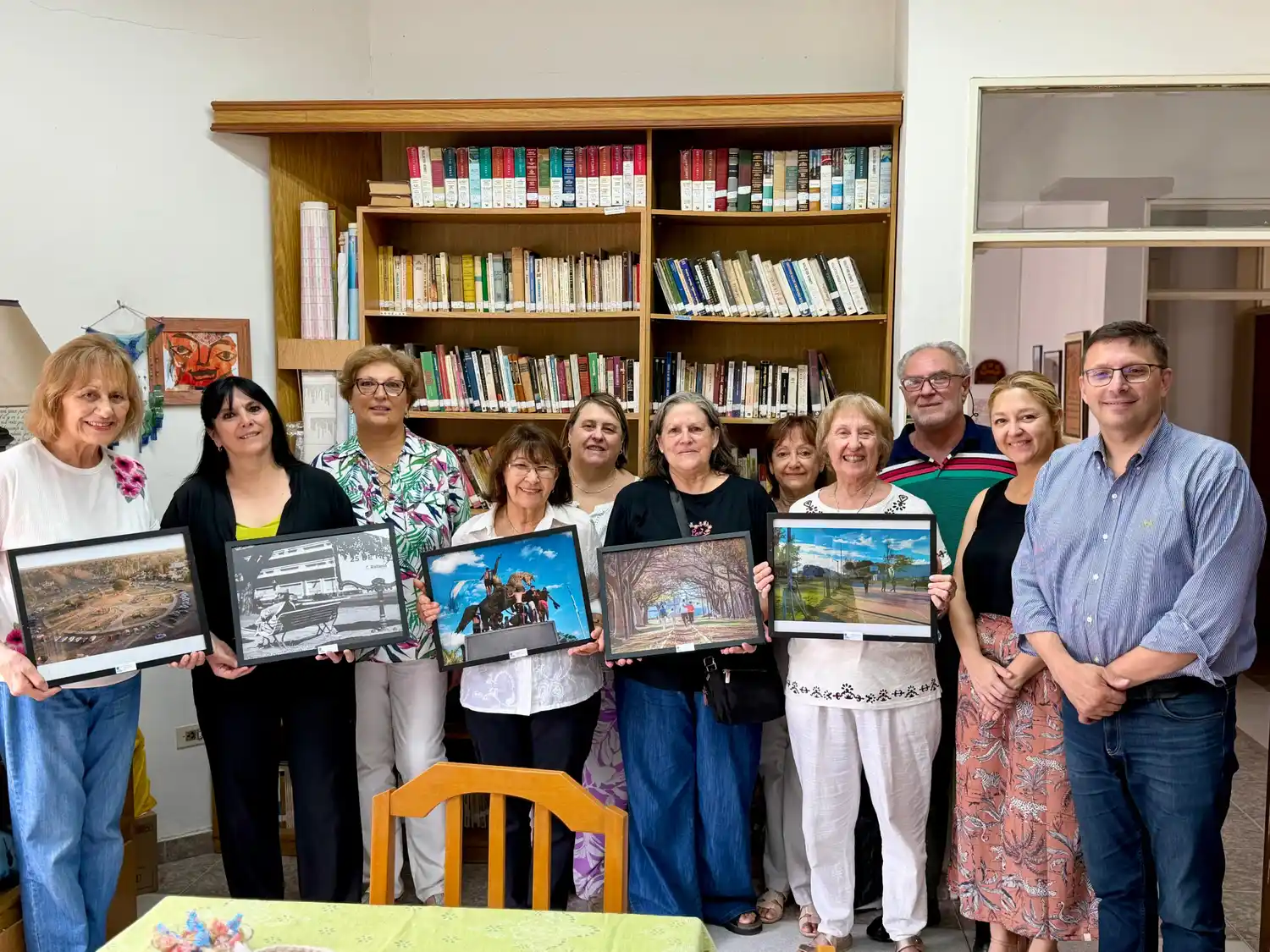 El Concejo Municipal donó a la UMTE las obras ganadoras del Concurso Fotográfico