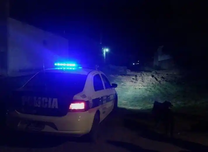 El "payaso asustador" apareció en Salto y es buscado por la Policía