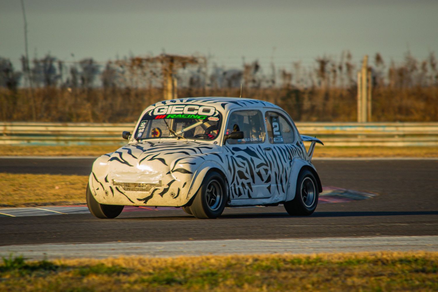 El piloto de Frontera, Pablo Gieco, es el puntero de la divisional Fiat 600 TS.