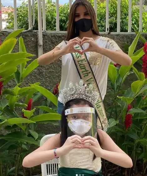 La pandemia no le ha impedido a Stephany Zreik hacer labor social. Foto: Instagram