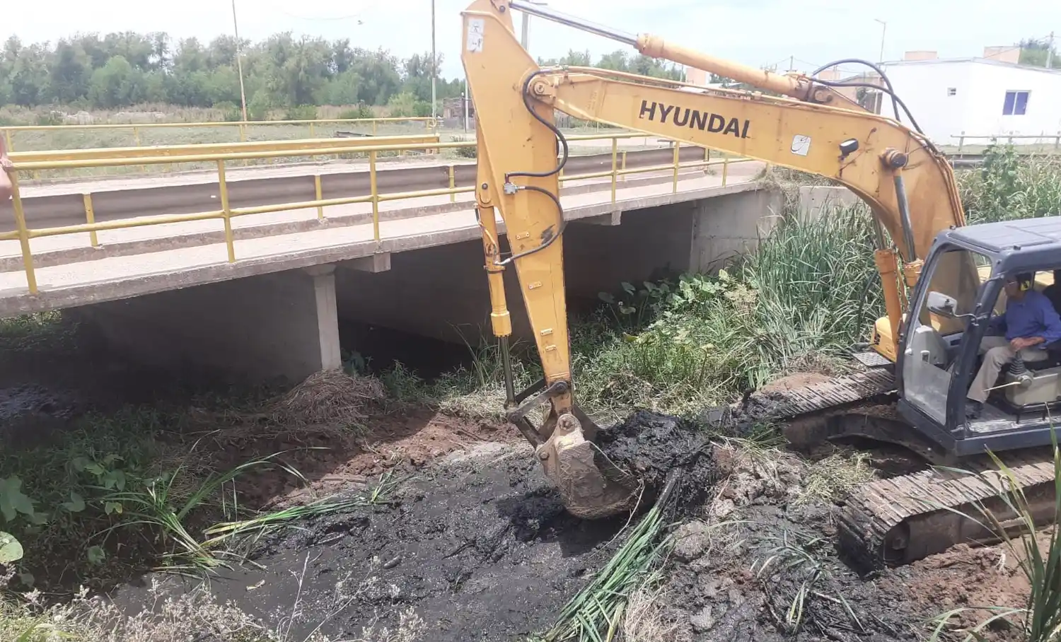 La Municipalidad realiza trabajos de limpieza en la Cañada de María Gómez