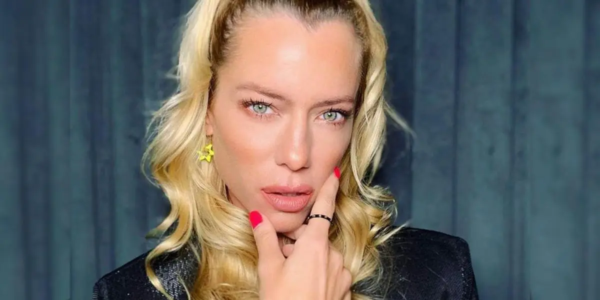 Nicole Neumann posó en ropa interior de encaje y presumió sus abdominales de acero