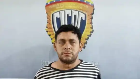 DOBLE HOMICIDIO en San Cristóbal: Entró a una casa a robar y acabó con la vida de una mujer y su hijo