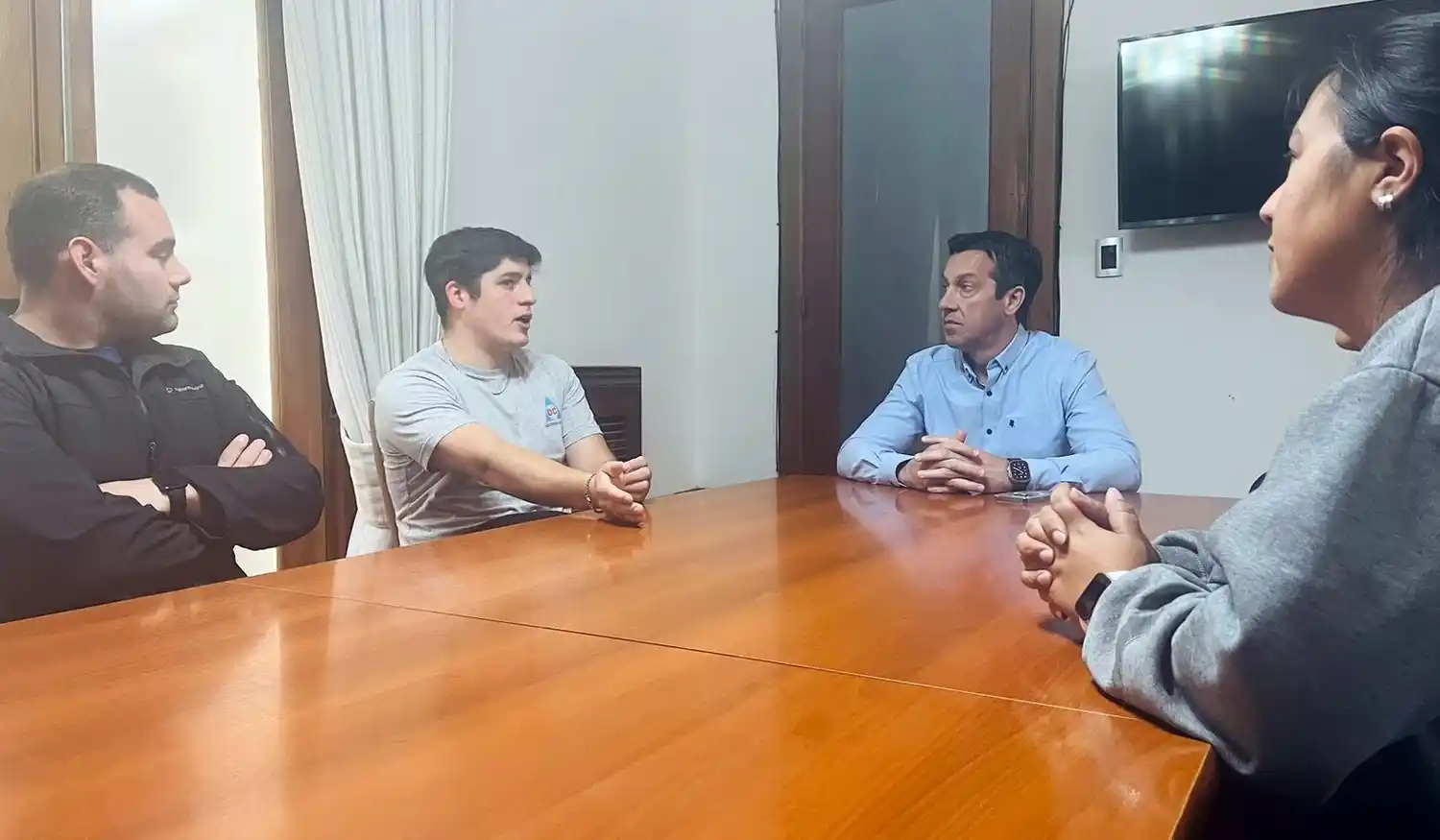 Con el intendente. Fulton, Foss y Salvatierra