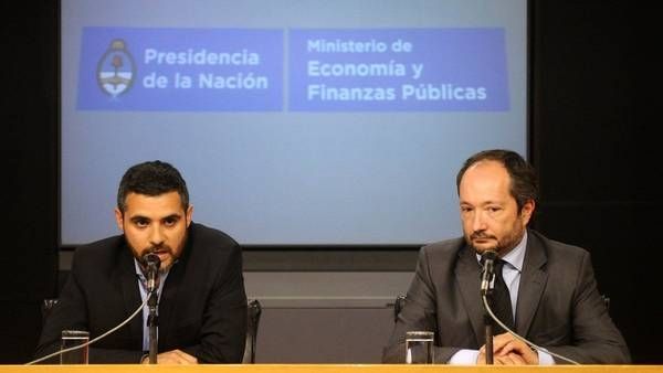 Fallo en contra la medida del Gobierno que obligaba a aseguradoras a vender sus bonos en dólares